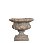 DONICA POSTARZANA / WAZA OGRODOWA TYPU PUCHAR CHIC ANTIQUE 47x57 CM - ANTYCZNY KREMOWY