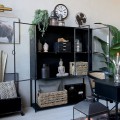 czarna-duza-witryna-do-salonu-z-trzema-drzwiczkami-trzy-polki-vintage-szklane-drzwi-chic-antique-polska-sklep-internetowy-designbywomen.jpg